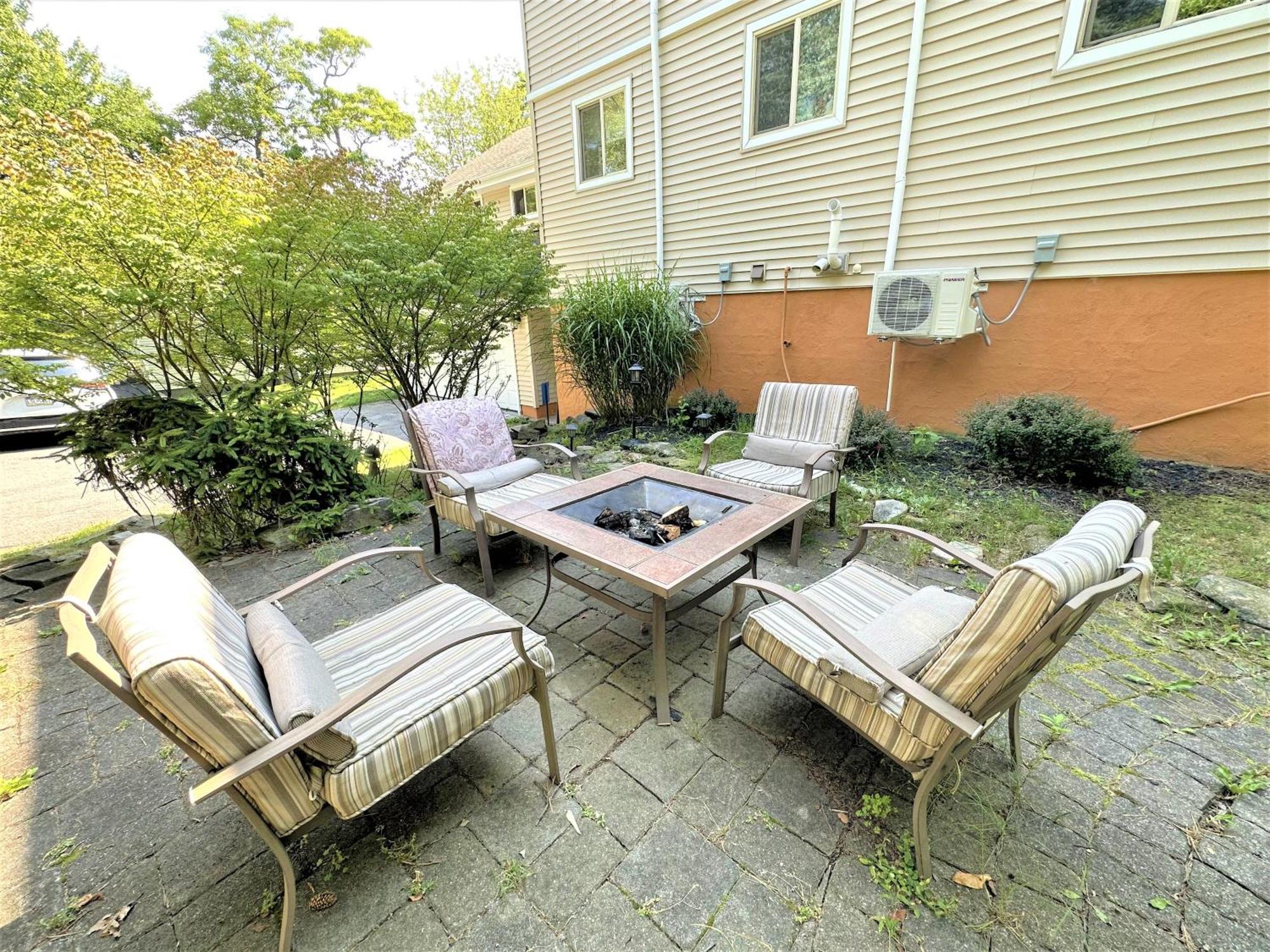Wow!! Ultimate Pocono Retreat, Hot Tub, Game Room, Deck, Lakes, Skiing, Pools Long Pond Eksteriør billede