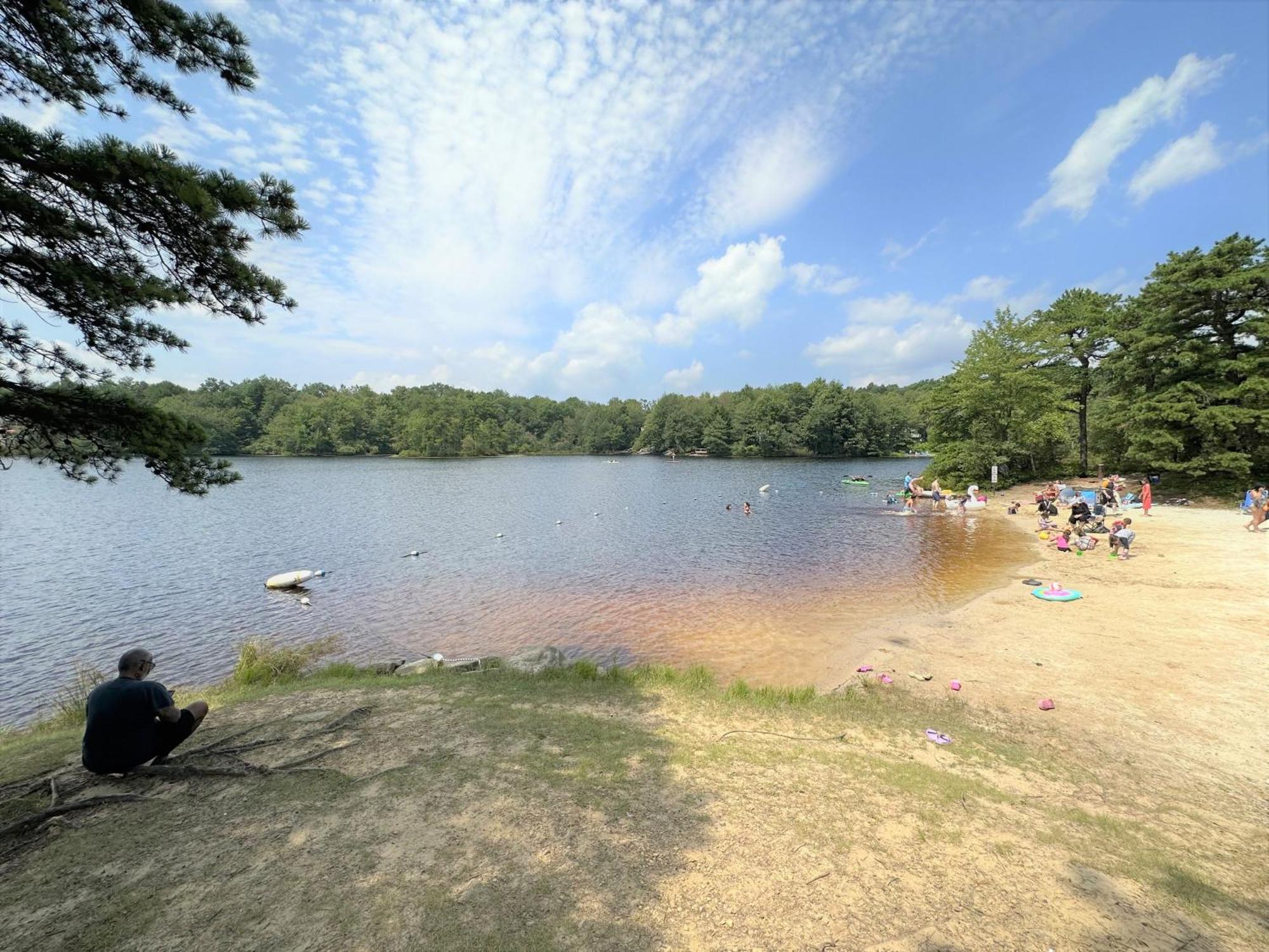 Wow!! Ultimate Pocono Retreat, Hot Tub, Game Room, Deck, Lakes, Skiing, Pools Long Pond Eksteriør billede