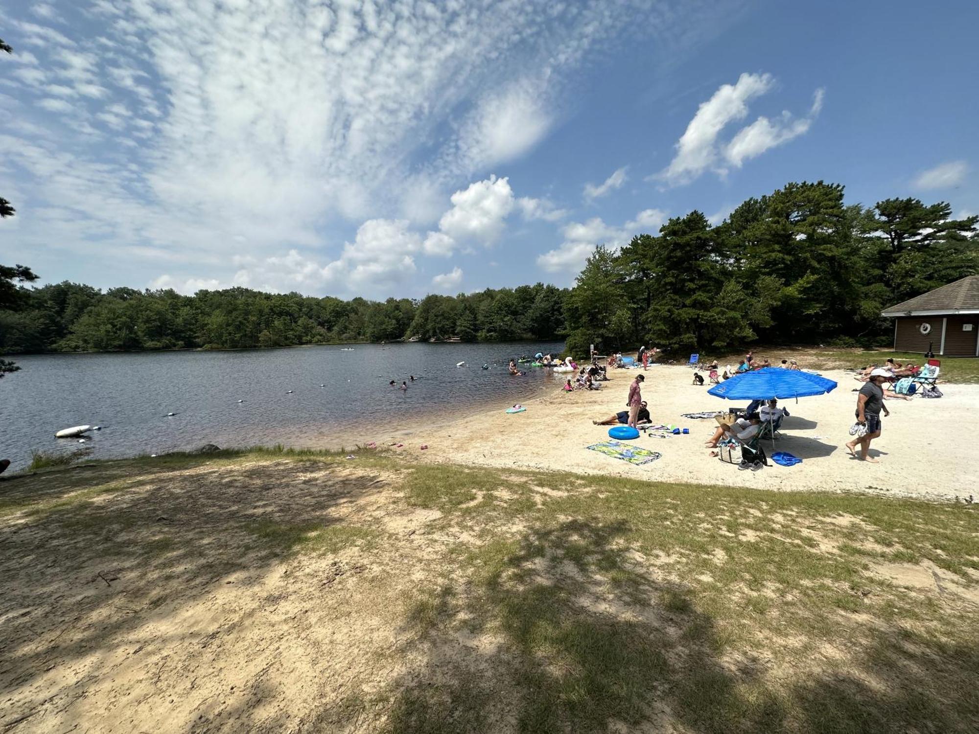 Wow!! Ultimate Pocono Retreat, Hot Tub, Game Room, Deck, Lakes, Skiing, Pools Long Pond Eksteriør billede