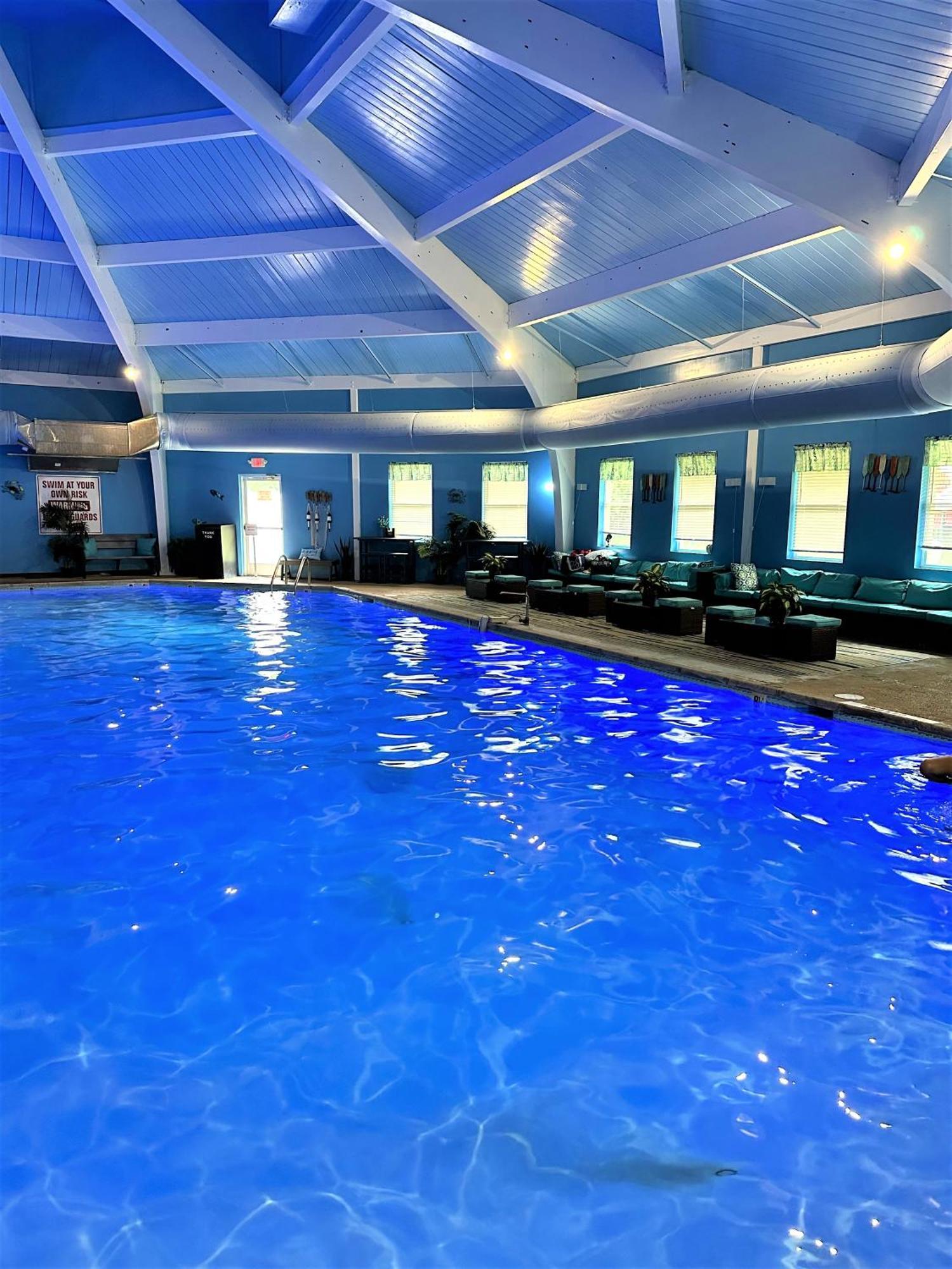 Wow!! Ultimate Pocono Retreat, Hot Tub, Game Room, Deck, Lakes, Skiing, Pools Long Pond Eksteriør billede