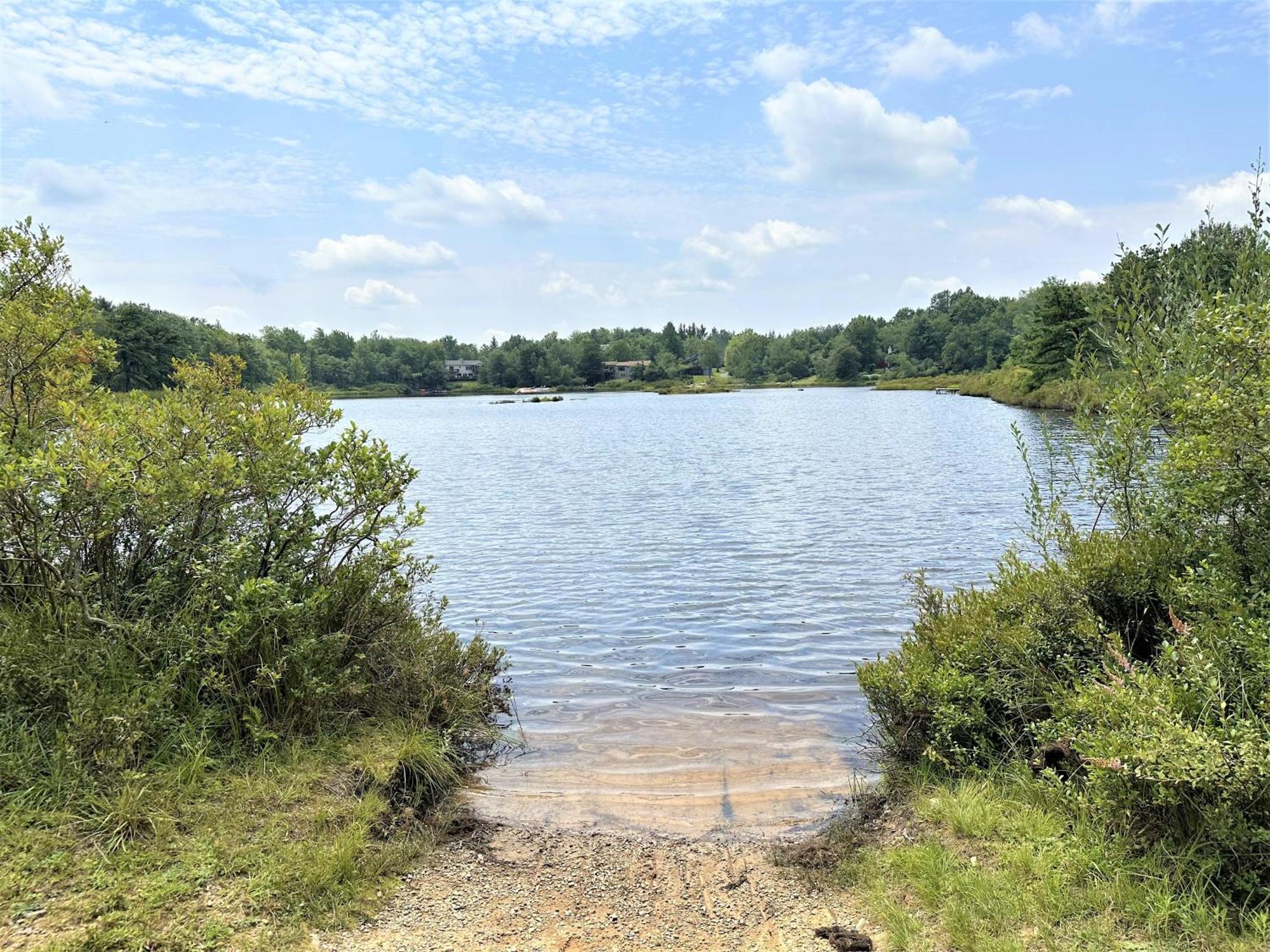 Wow!! Ultimate Pocono Retreat, Hot Tub, Game Room, Deck, Lakes, Skiing, Pools Long Pond Eksteriør billede
